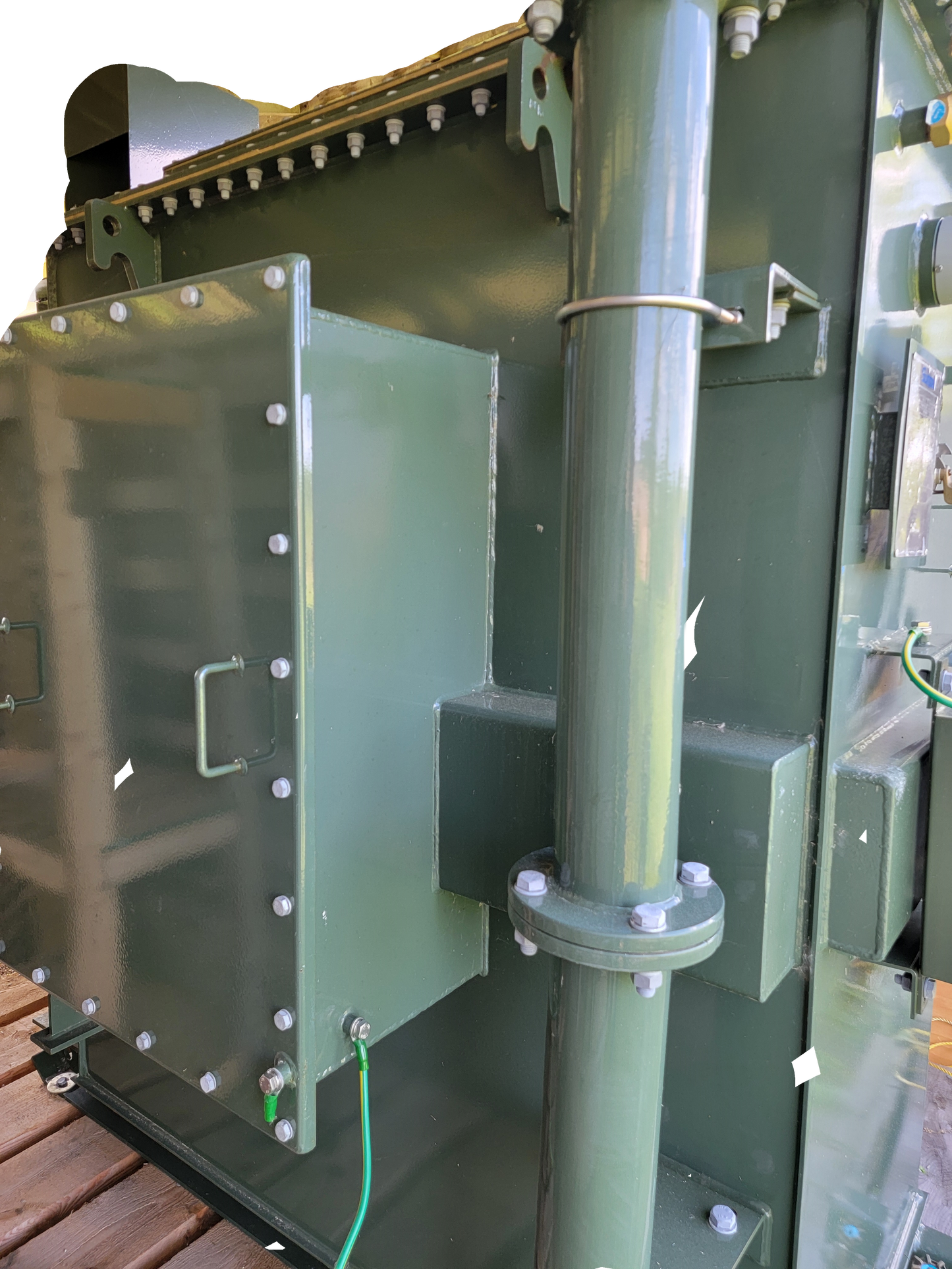 4160V to 600V Substation Power Transformer, 2000KVA, 2MVA, oil filled. In stock.