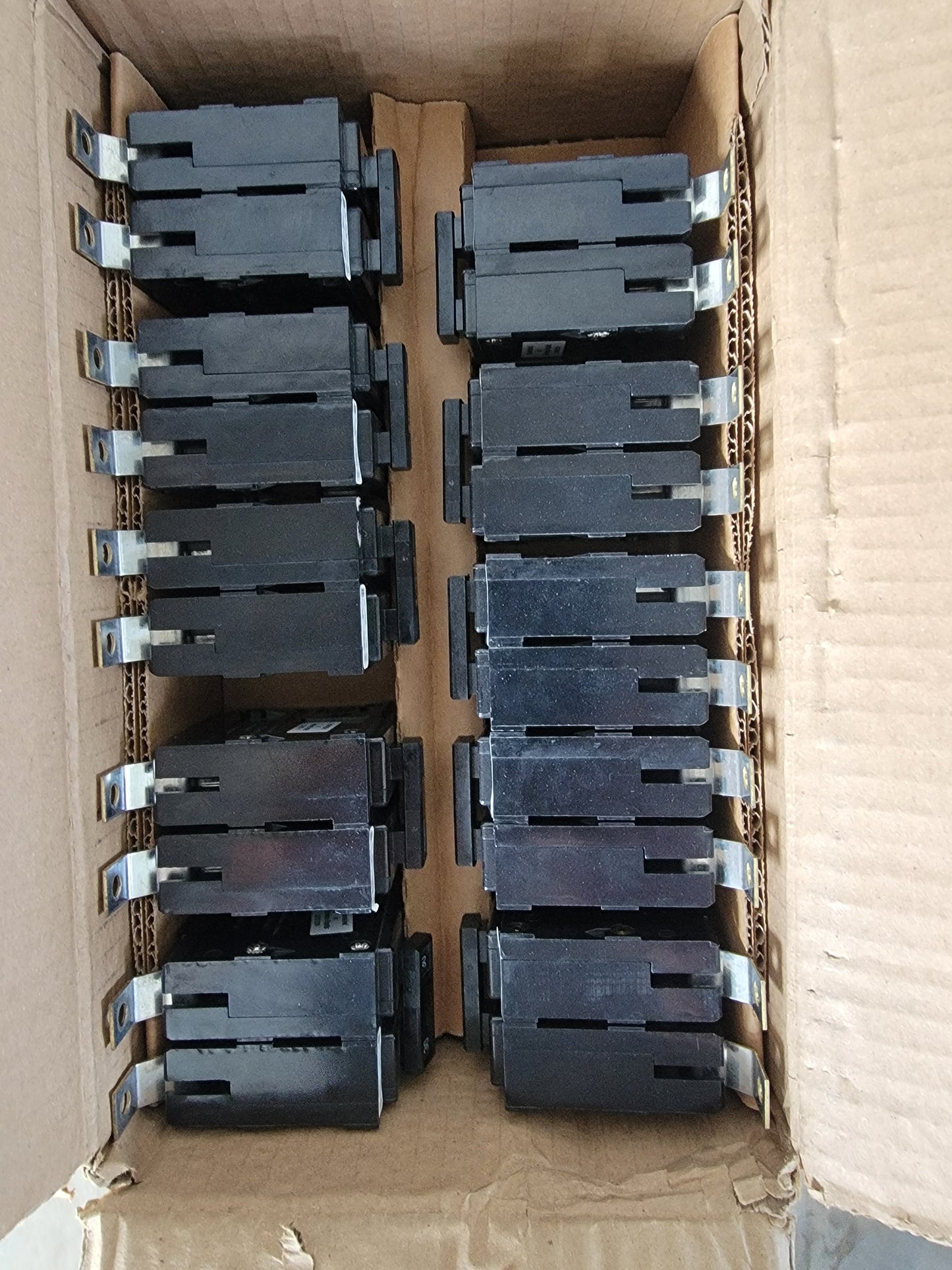 120/240V 125 Amp Eaton Panel with BAB Circuit Breakers - New